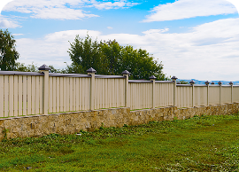 Wood privacy fence